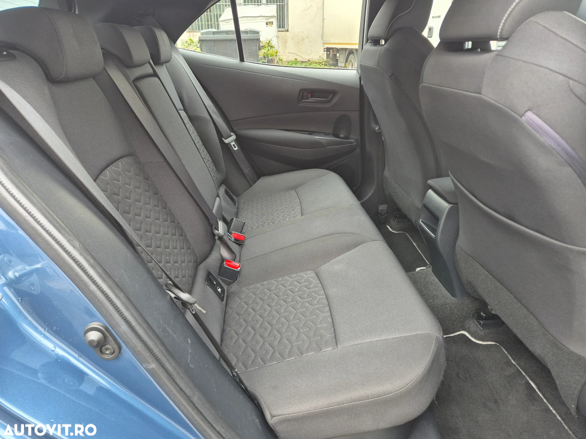 Toyota Corolla 1.8 HSD Business - 23
