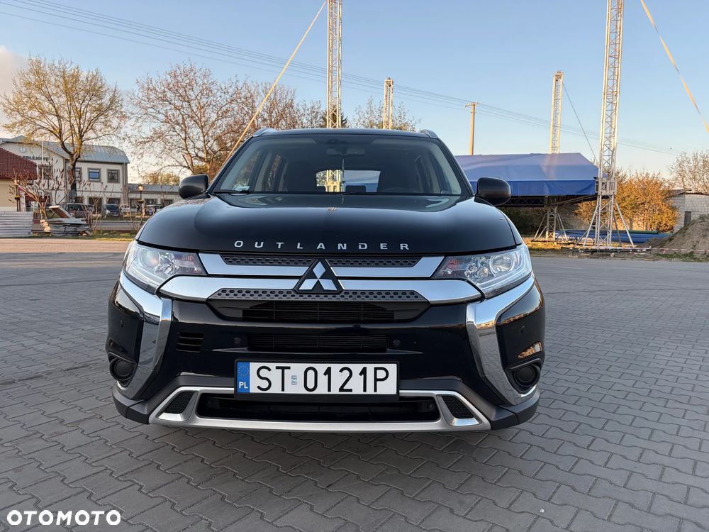 Mitsubishi Outlander 2.0 Invite + 2WD - 33