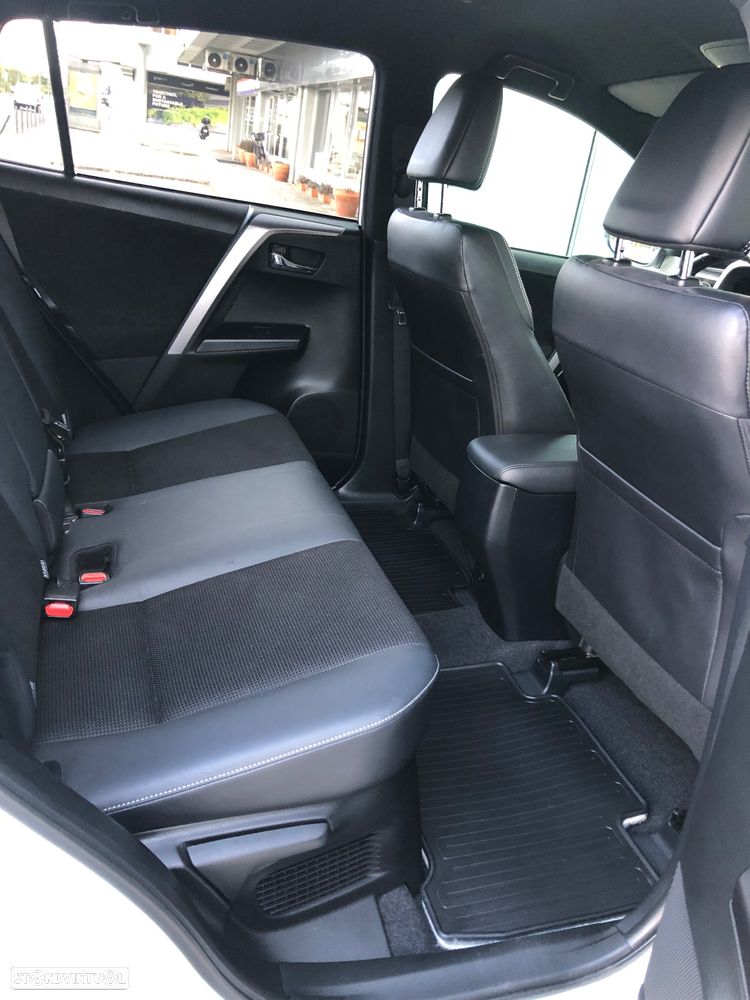 Toyota RAV4 2.5 HSD Comfort+P.Sport - 33