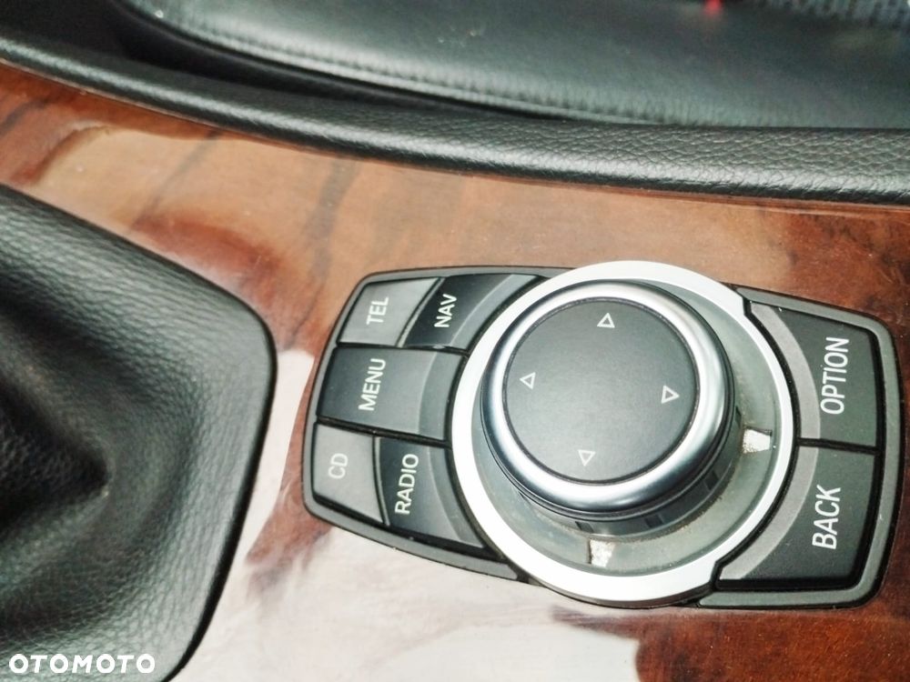 BMW Seria 3 320d - 32