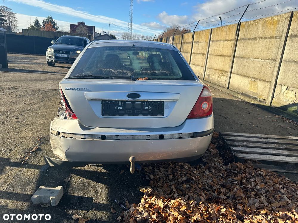 Ford Mondeo 1.8 Ambiente - 10