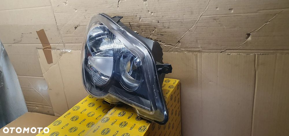 Lampa prawy przód przednia prawa VW Polo IV 9N Nowa TYC 1EE247019221 - 4