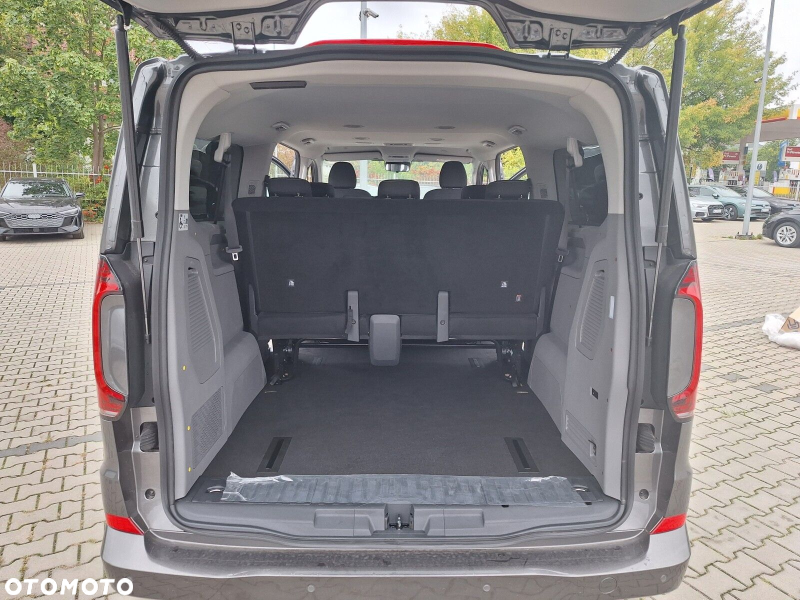 Volkswagen Caravelle - 28
