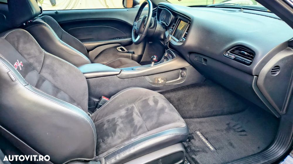 Dodge Challenger - 7