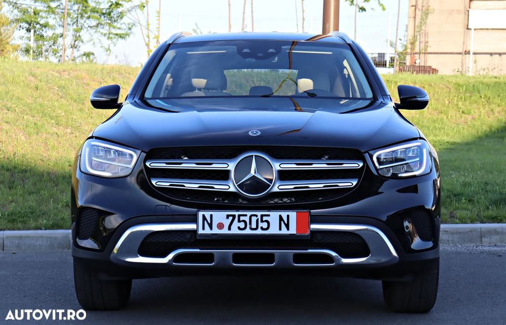 Mercedes-Benz GLC 300 e 4MATIC - 3