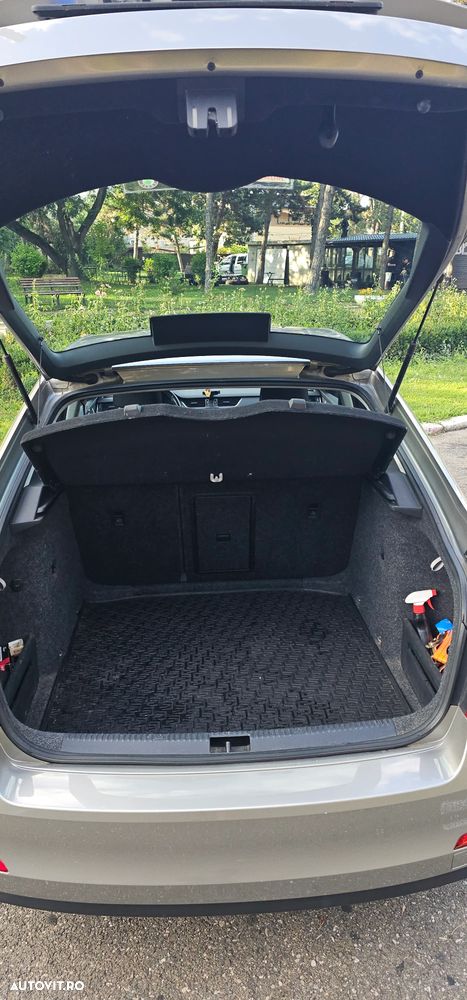 Skoda Octavia 1.6 TDI AMBITION - 14