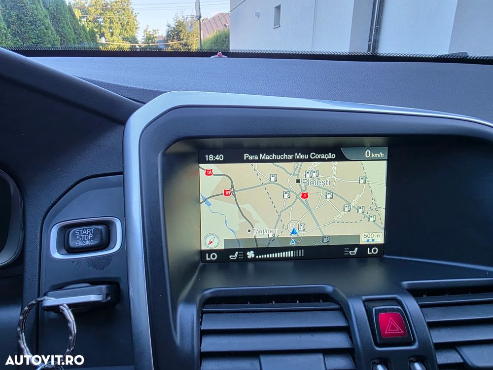 Volvo XC 60 D5AWD R-Design - 32