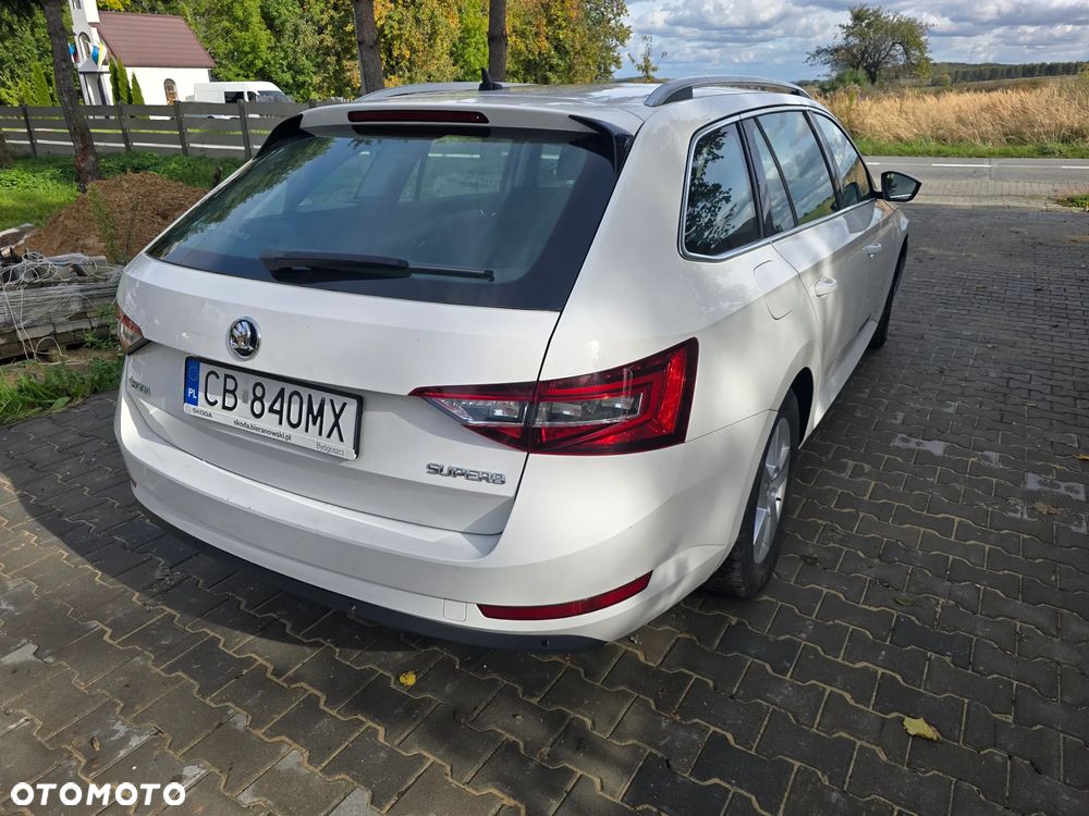 Skoda Superb 1.6 TDI Ambition - 5