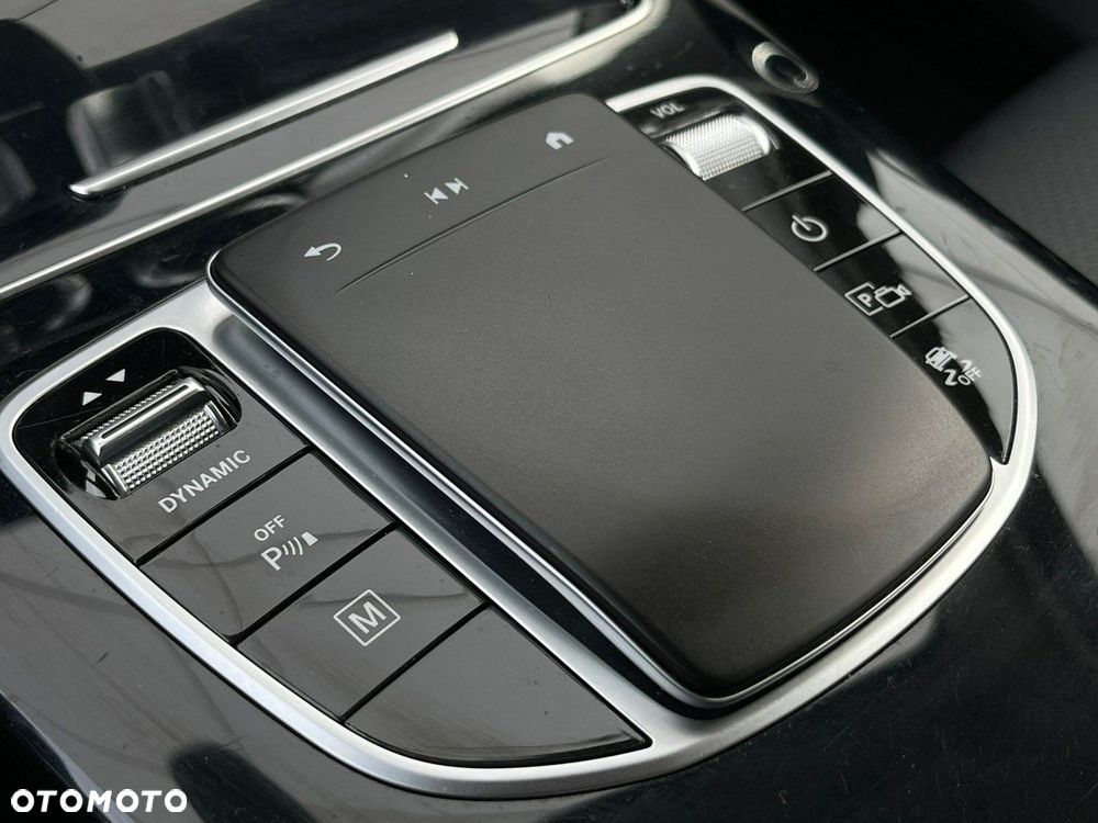 Mercedes-Benz GLC 300 e 4-Matic - 25
