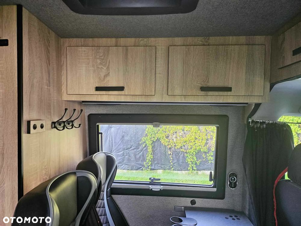Volkswagen Crafter 35 TDI Autm 4MOTION - 9