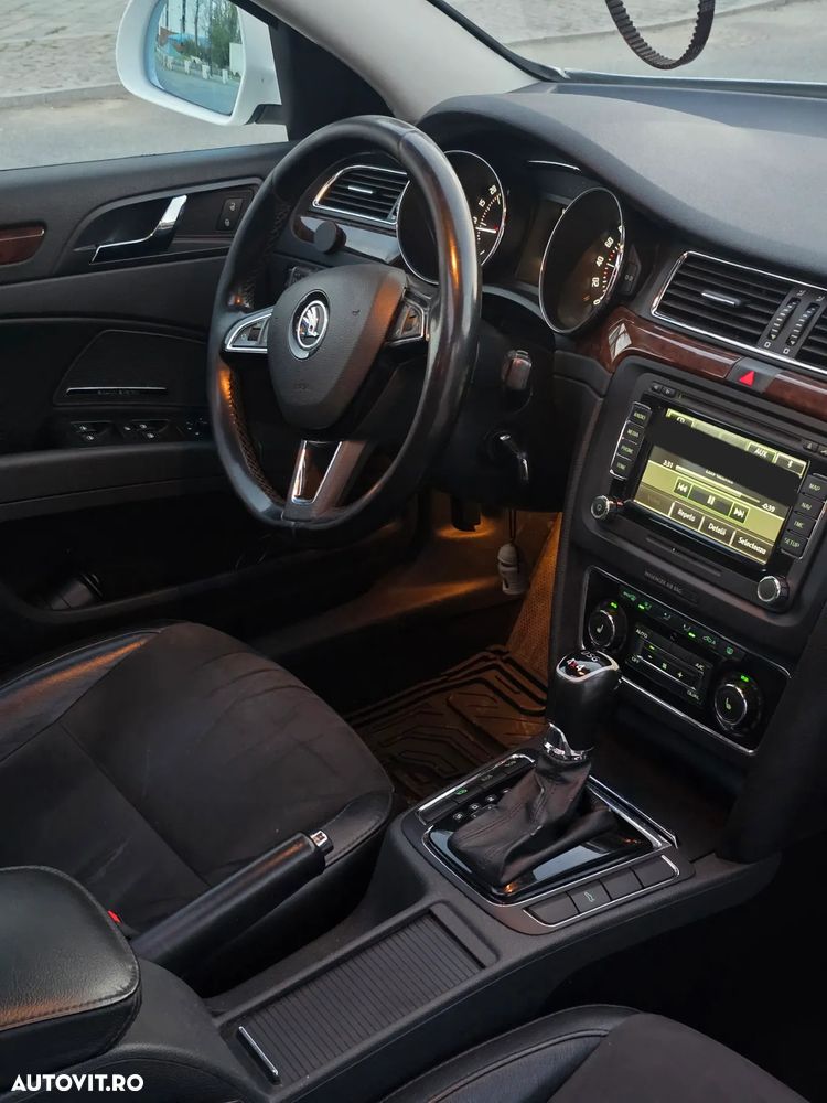 Skoda Superb Combi 2.0 TDI 4X4 Elegance - 5