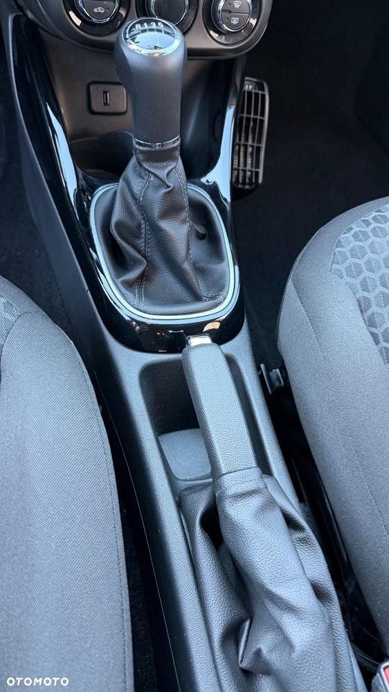 Opel Corsa 1.4 16V Cosmo - 15