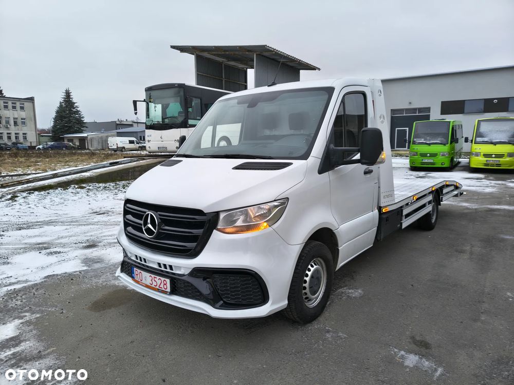 Mercedes-Benz Sprinter - 2