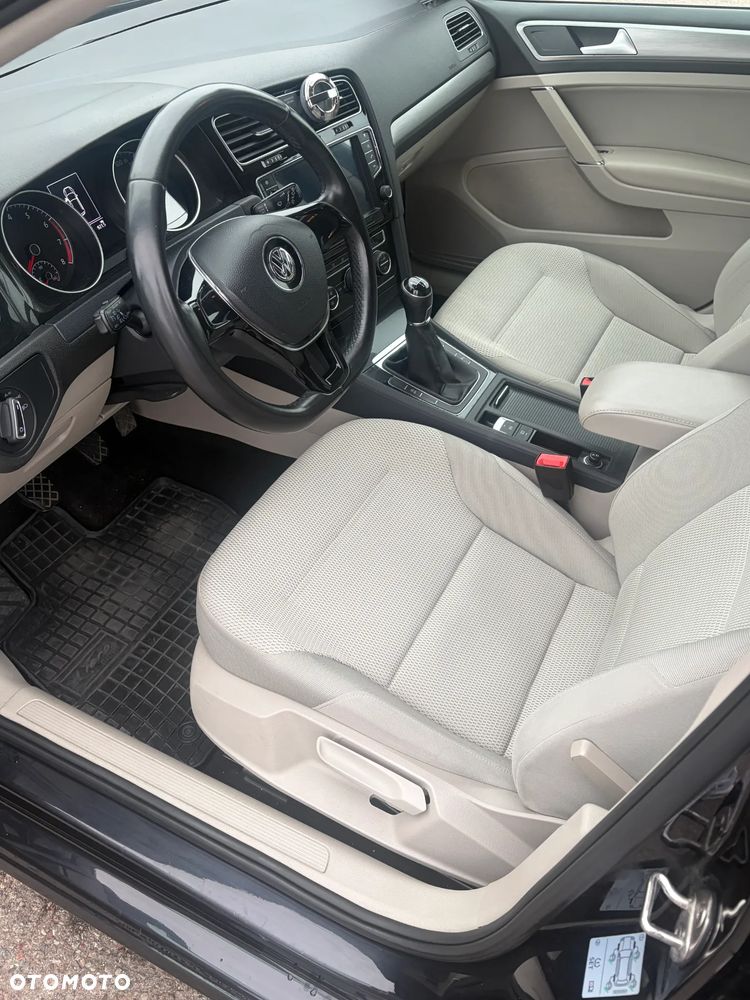 Volkswagen Golf 1.2 TSI BMT Comfortline - 11