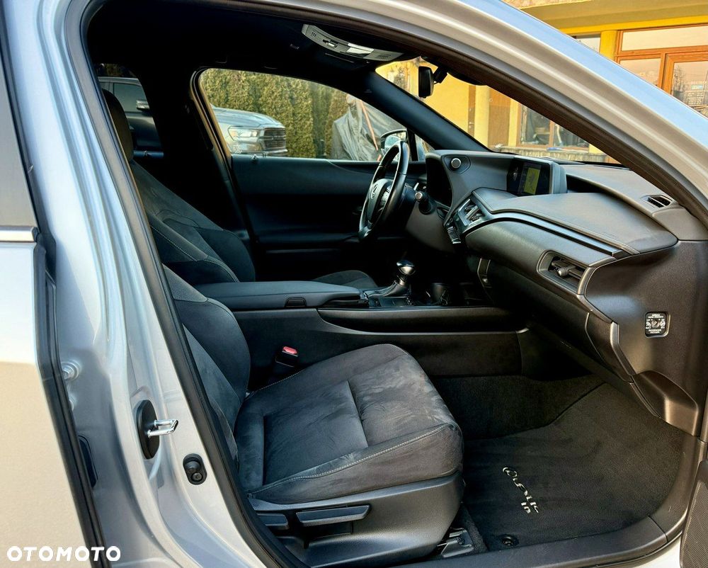 Lexus UX - 13