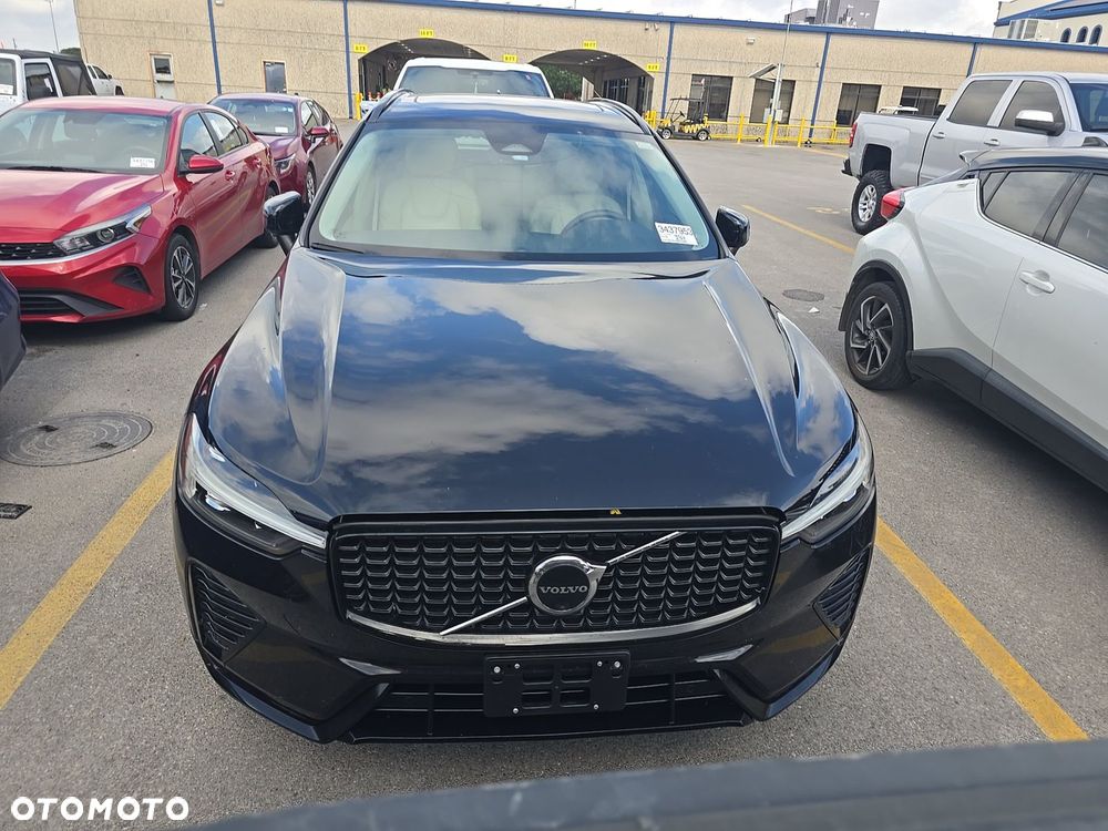 Volvo XC 60 B5 B AWD Plus Dark - 2