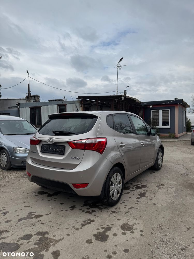 Hyundai ix20 - 11