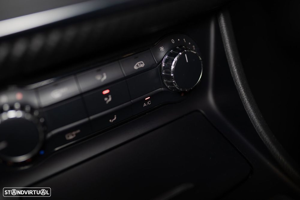 Mercedes-Benz A 180 CDI AMG Line - 35