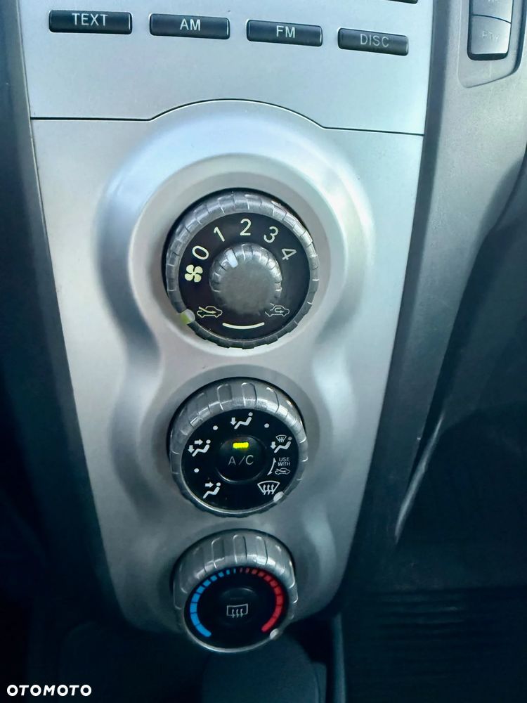 Toyota Yaris 1.0 Terra A/C - 11