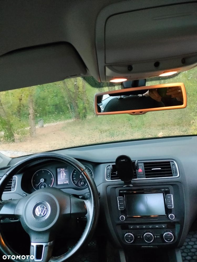 Volkswagen Jetta 1.6 TDI Comfortline - 17