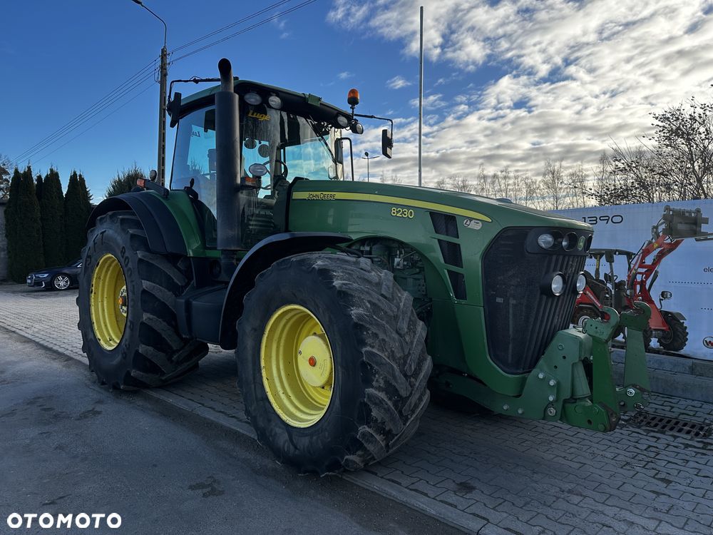 John Deere 8230 - 7