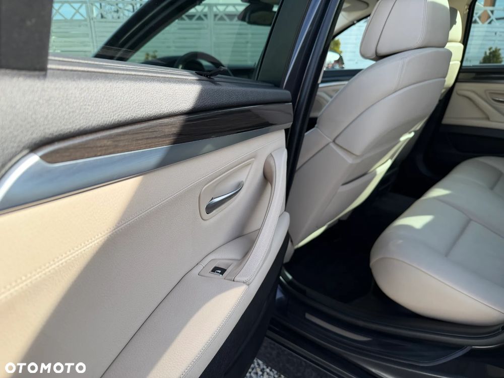 BMW Seria 5 525d - 16