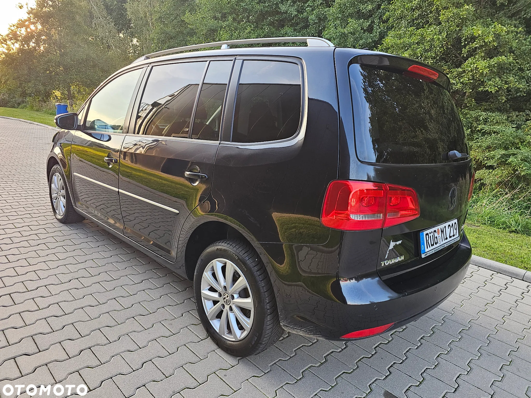 Volkswagen Touran 2.0 TDI DPF Comfortline - 4