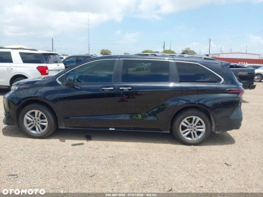 Toyota Sienna - 8