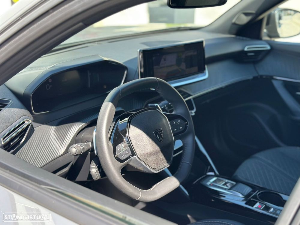 Peugeot 2008 1.2 Hybrid Allure e-DCS6 - 16