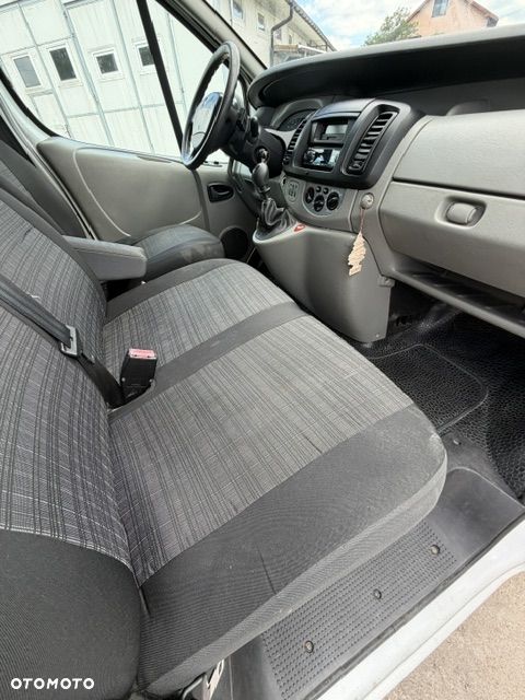 Renault TRAFIC - 8
