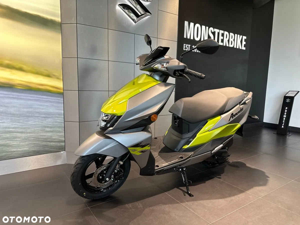 Suzuki Avenis - 4