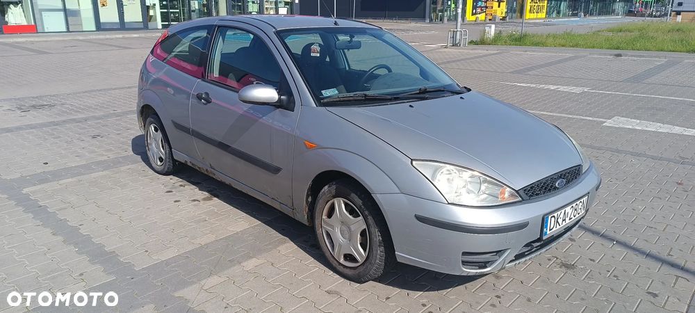 Ford Focus 1.4 Ambiente - 2