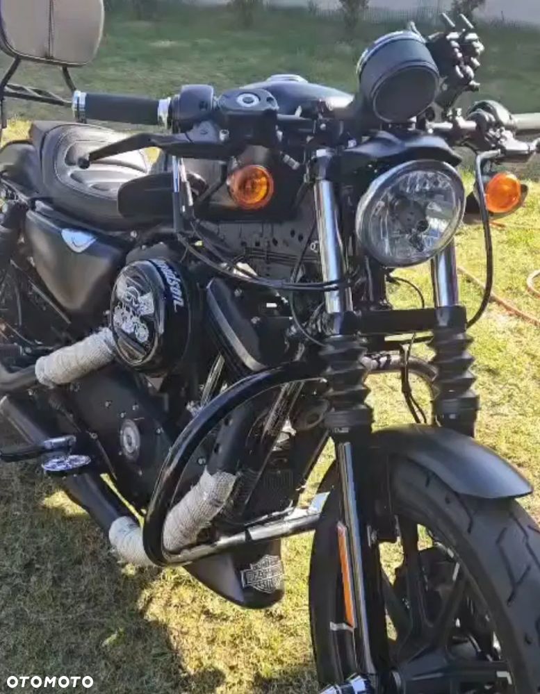 Harley-Davidson Sportster Iron 883 - 3