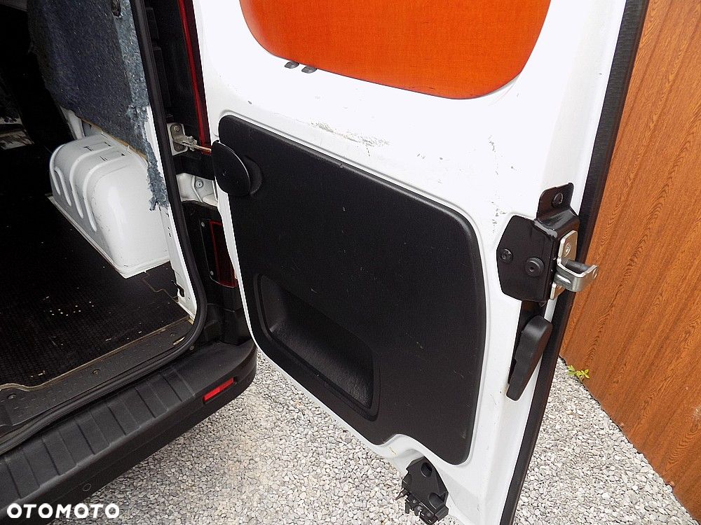 Renault Trafic - 16
