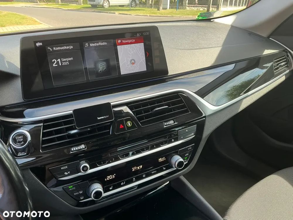 BMW Seria 5 520d Sport Line - 11