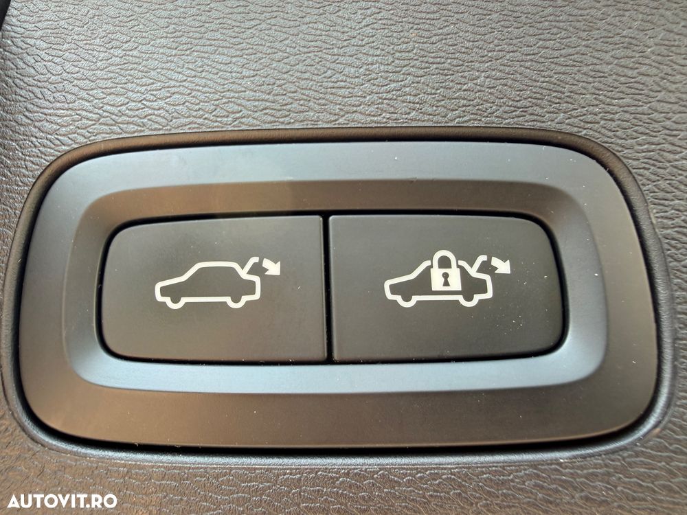 VOLVO XC60 2021 — imagine 24