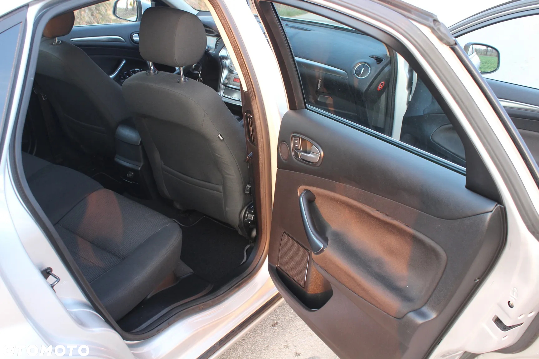 Ford Mondeo 1.8 TDCi Ghia X - 11