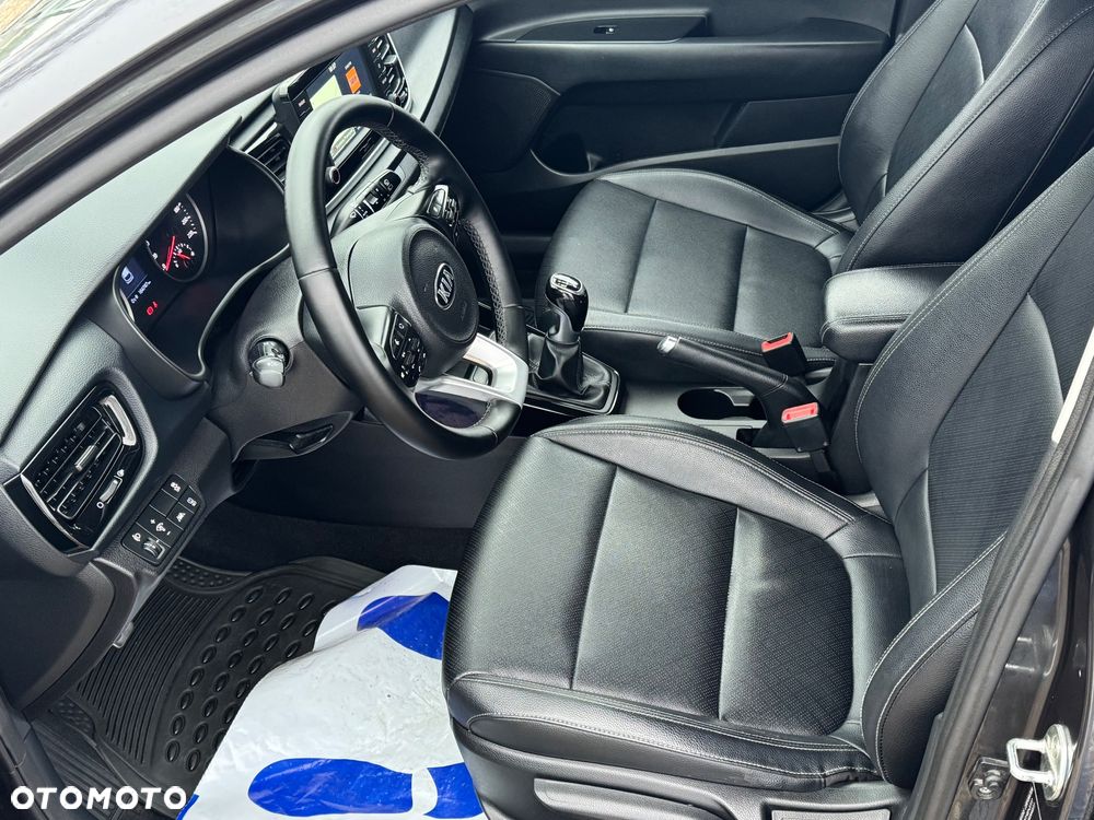 Kia Rio 1.0 T-GDI 100 Dream-Team Edition - 12