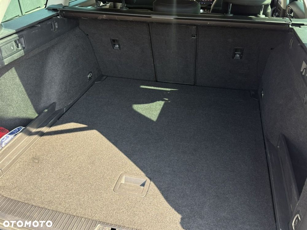 Volkswagen Passat 2.0 TDI Elegance DSG - 33