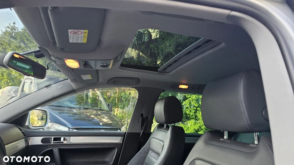 Volkswagen Touareg 6.0 W12 Automatik Sport - 24