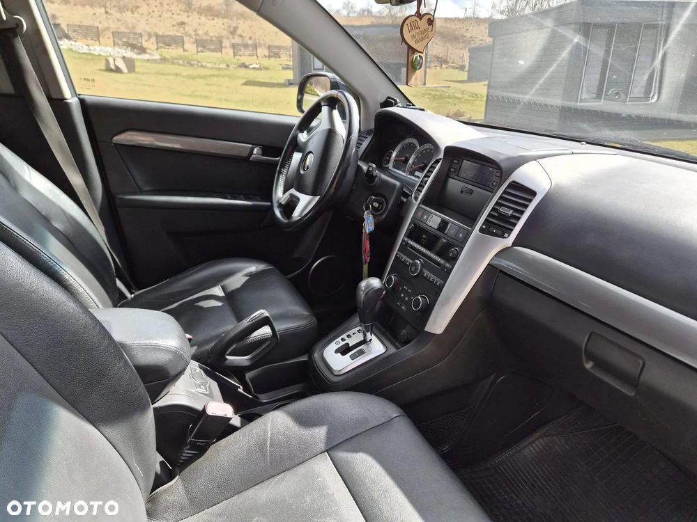 Chevrolet Captiva 3.2 Edition - 8