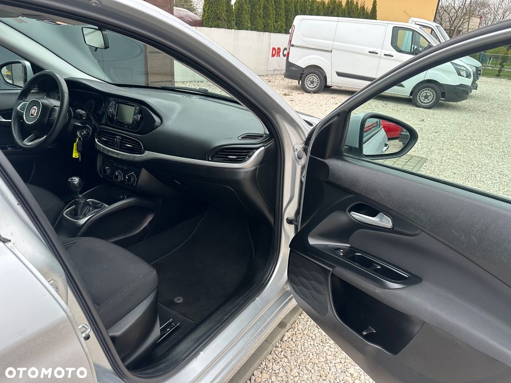 Fiat Tipo 1.4 16v Easy - 10