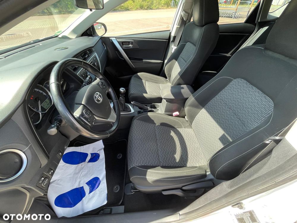 Toyota Auris 1.6 Valvematic Comfort - 10