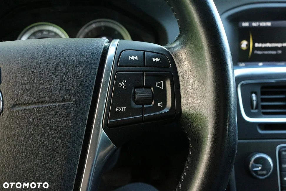 Volvo V60 D3 Geartronic Momentum - 25