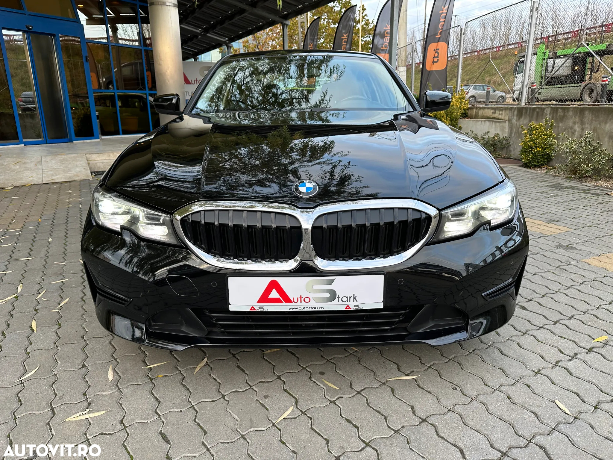 BMW Seria 3 318d Aut. - 12