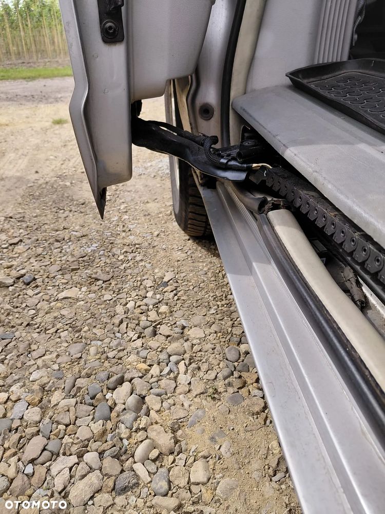 Chrysler Town & Country - 19