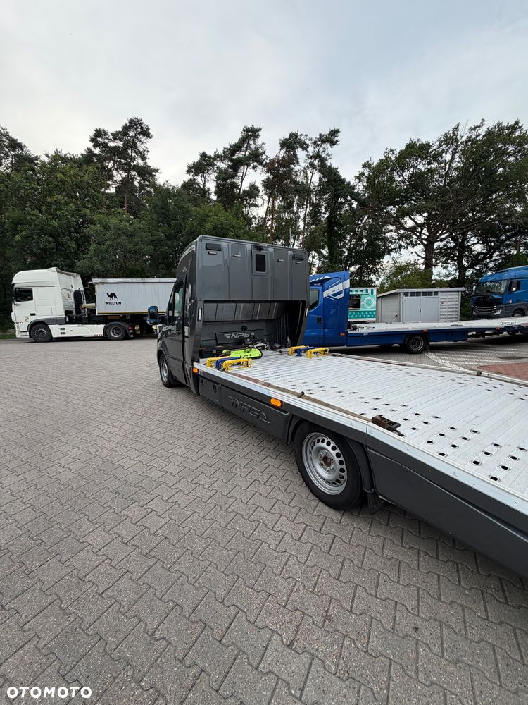 Mercedes-Benz Sprinter 907 - 2