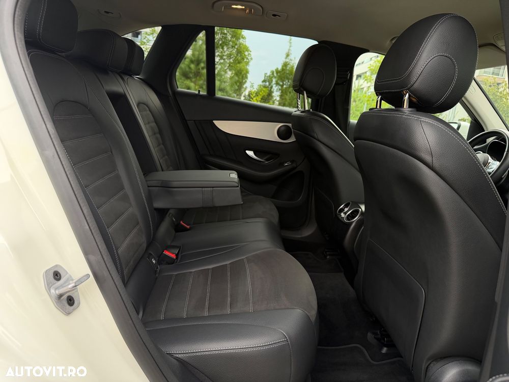 Mercedes-Benz GLC 300 d 4MATIC 9G-TRONIC AMG Line Plus - 13