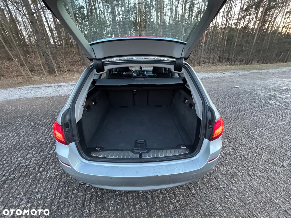 BMW Seria 5 525d - 8