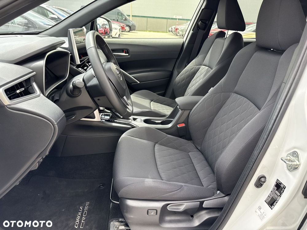 Toyota Corolla Cross - 13